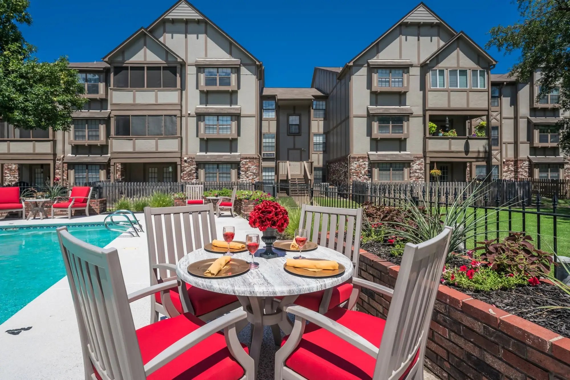Country Club At Woodland Hills