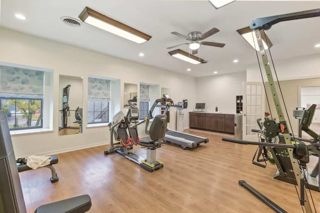 40_Country_Club_At_Woodland_Hills_GCREP_28